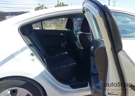 2018 Kia Forte Lx из США, поврежденный, VIN 3KPFK4A78JE238551